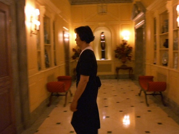 Eyes Wide Shut - Maid in the Nathanson Entry